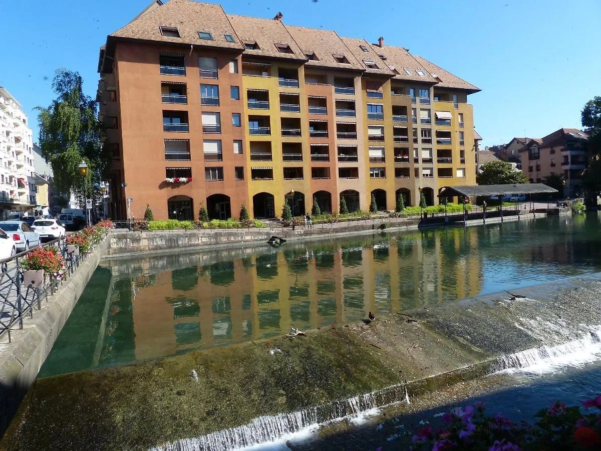 Annecy Centre-Ville Avec Garage Et Loggia 0*,